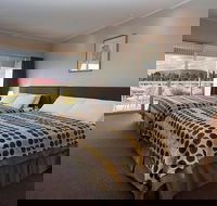 3-Day Uluru-Kata Tjuta and Kings Canyon 4WD Small-Group Eco-Tour from Alice Springs - Accommodation QLD