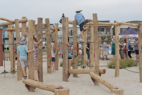 Bristow Smith Reserve Nature Playspace - Accommodation QLD 0