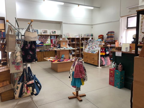 Copper Country Keepsakes - Accommodation QLD 0