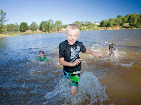 Lake Sambell - Accommodation QLD 0