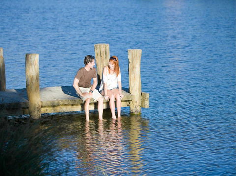 Lake Sambell - Accommodation QLD 1