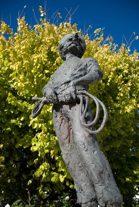 Alexander Cameron Statue - Accommodation QLD 1