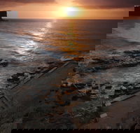 Avalon Beach - Accommodation QLD