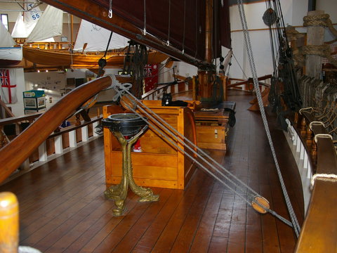 Bass & Flinders Centre - Accommodation QLD 0