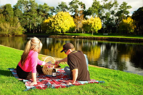 Bells Parade Reserve - Accommodation QLD 2