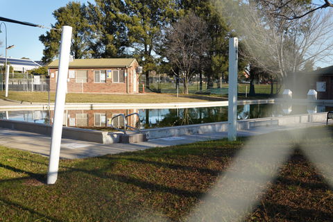 Bungendore Pool - Accommodation QLD 1