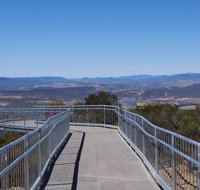 Hassans Walls Lookout - Accommodation QLD