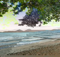 Holloways Beach - Accommodation QLD