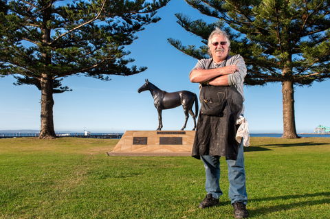Makybe Diva Statue - Accommodation QLD 2