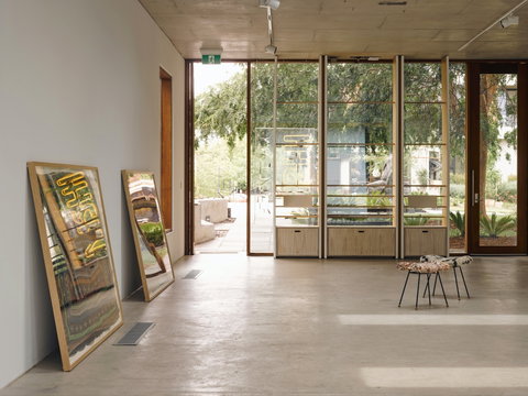 Nishi Gallery - Accommodation QLD 1
