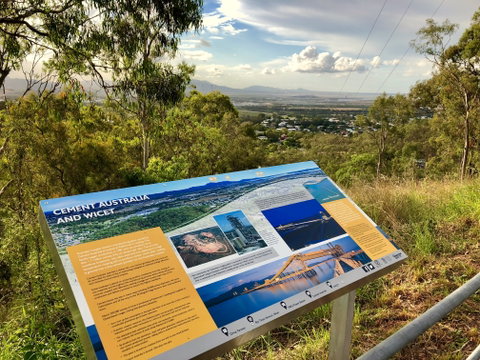 Round Hill Lookout - Accommodation QLD 0