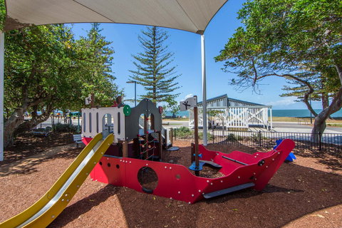 Scarborough Beach Park - Accommodation QLD 2