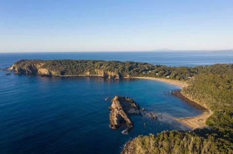 Snorkelling Guerilla Bay - Accommodation QLD 0