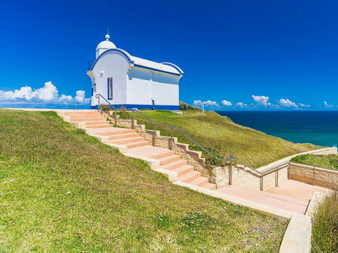 Tacking Point Lighthouse - Accommodation QLD 0