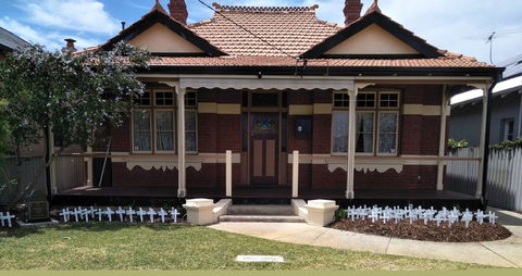 ANZAC Cottage - Accommodation QLD 0