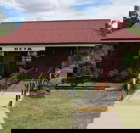 Beta Hut and Railway Memorabilia - Accommodation QLD