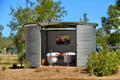 Julia Creek Artesian Baths - Accommodation QLD 0