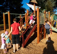 Les Stone Park - Accommodation QLD