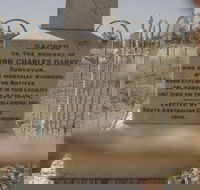 Darke's Grave - Accommodation QLD
