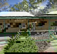 Lenroy Slab Hut - Accommodation QLD