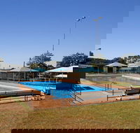 Manildra Swimming Pool - Accommodation QLD