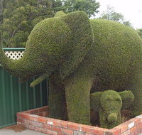 Railton Town of Topiary - Accommodation QLD