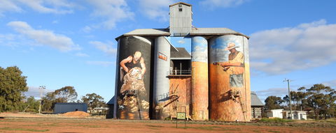 Riverina Outdoor Art Trail - Accommodation QLD 0