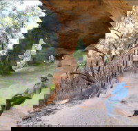 Sandstone Caves Walking Track - Accommodation QLD