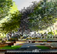 Sculpture Garden Campbelltown - Accommodation QLD