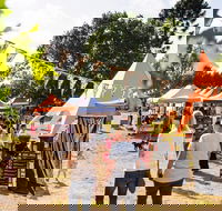 Warragul Farmers Market - Accommodation QLD