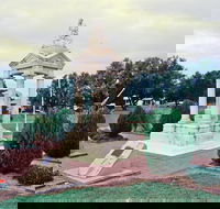 Weeping Mother Memorial - Accommodation QLD