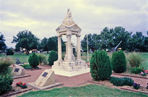 Weeping Mother Memorial - Accommodation QLD 0
