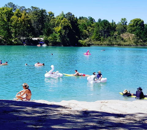 Black Diamond Lake - Accommodation QLD 0