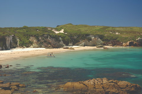 Broughton Island - Accommodation QLD 1