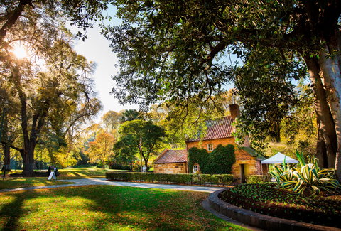 Cooks' Cottage - Accommodation QLD 2