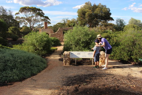 Loxton Community Conservation & Heritage Park - Accommodation QLD 0