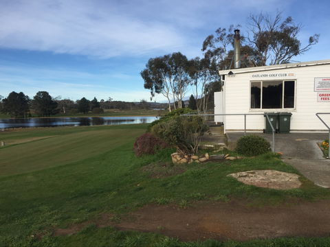 Oatlands Golf Course - Accommodation QLD 0