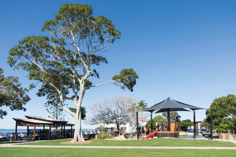 Eddie Santaguiliana Way - Accommodation QLD 0