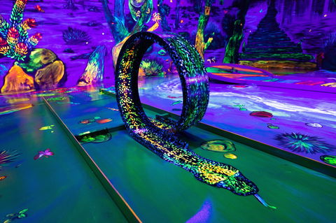 Glowing Rooms 3D Mini Golf - Accommodation QLD 2