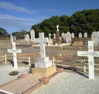 Historic Clan Ranald Shipwreck Graves - Accommodation QLD