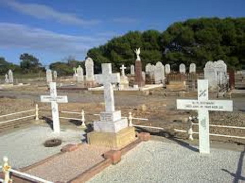 Historic Clan Ranald Shipwreck Graves - Accommodation QLD 0
