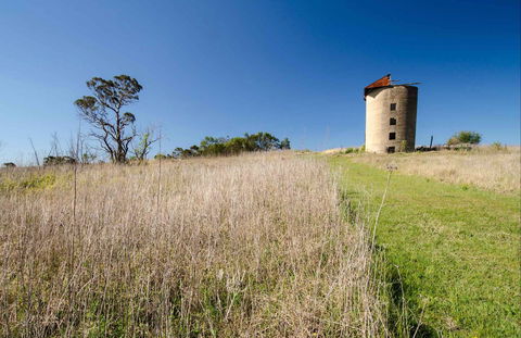 Migrant Heritage Walk - Accommodation QLD 0