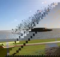 The Donald Campbell Obelisk - Accommodation QLD