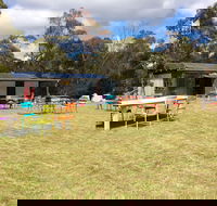 Cerisebrook Orchard and Family Golf - Accommodation QLD