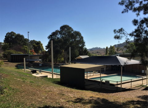 Gunning Pool - Accommodation QLD 0