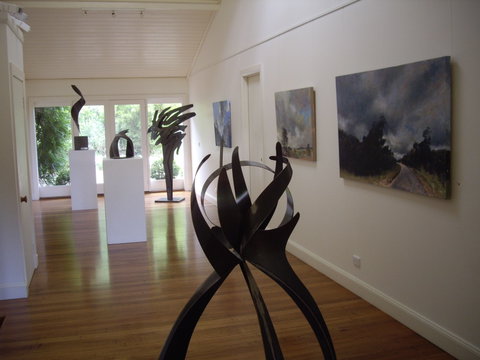 Ivy Hill Gallery - Accommodation QLD 0