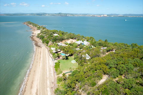 Quoin Island - Accommodation QLD 0