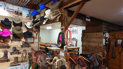 Simon Martin Whips & Leathercraft - Accommodation QLD 2