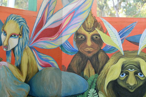 Howlong's Enchanted Hut - Accommodation QLD 2