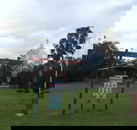 Luke Park and Jerilderie Lake - Accommodation QLD